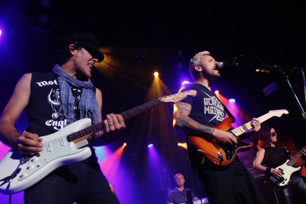Perro Sombra: Not Your Average Rock Band