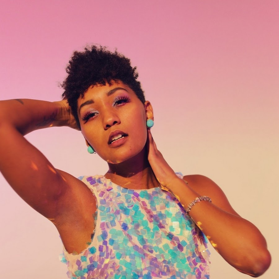 Ari Voxx "Brown Eyes"