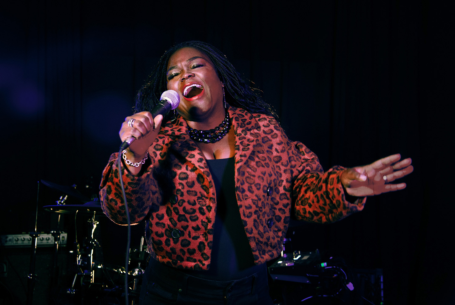 Shemekia Copeland performs in Los Angeles on March 18, 2022 - Photo by Victoria Smith
