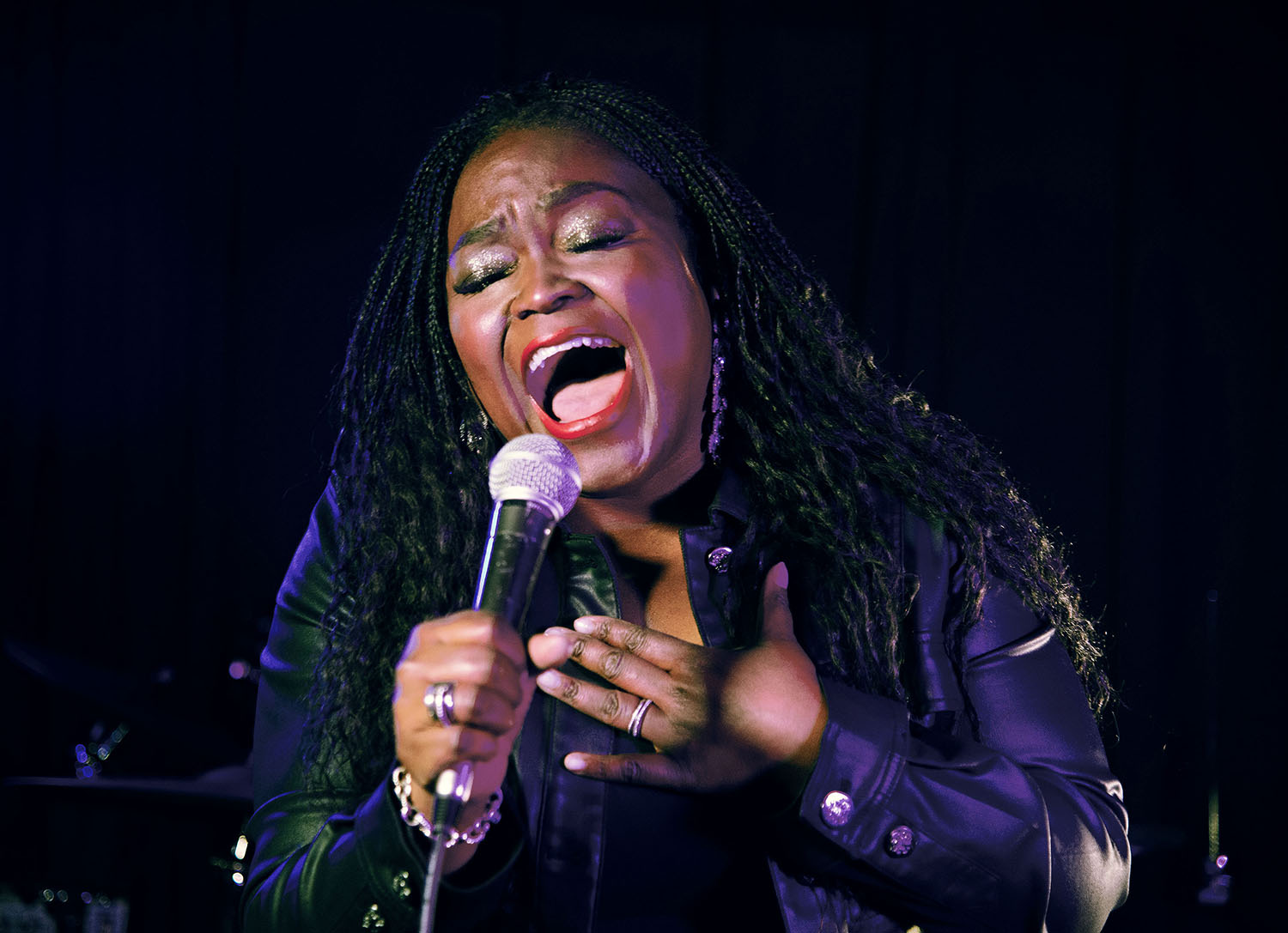 Shemekia Copeland performing in Los Angeles on March 18, 2022 - Photo by Victoria Smith