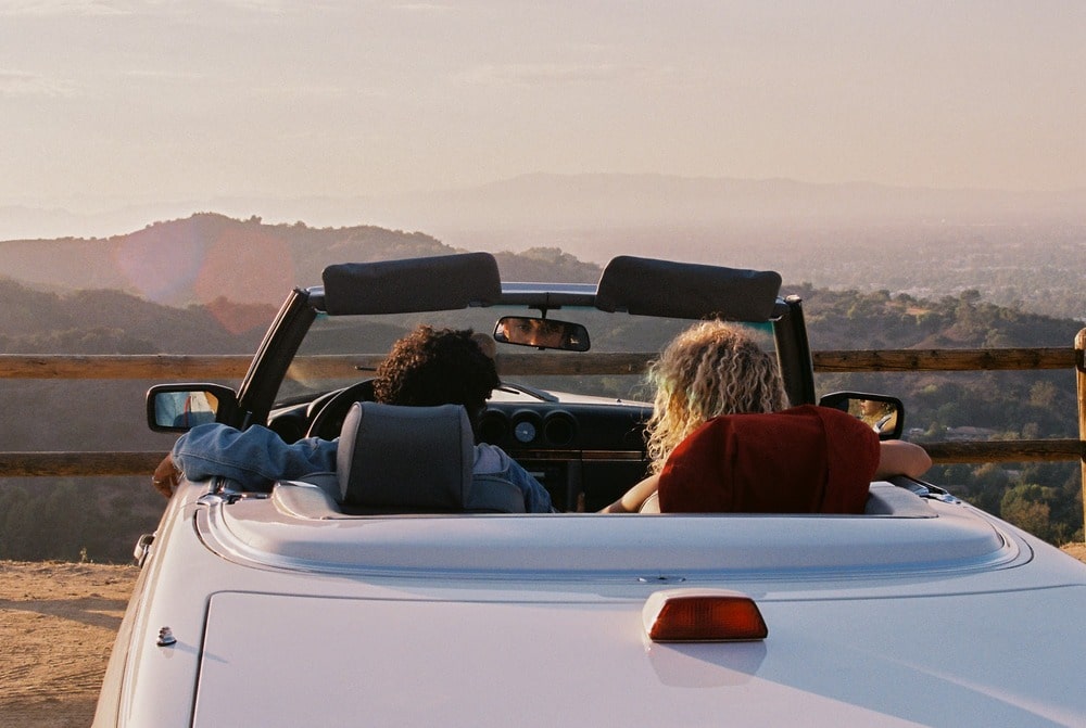 Gillian Elyse - "9 weeks" music video still