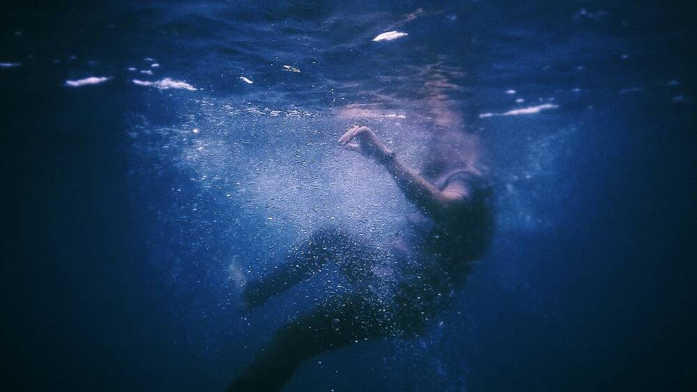 Kael Alden - Shiver - music video still