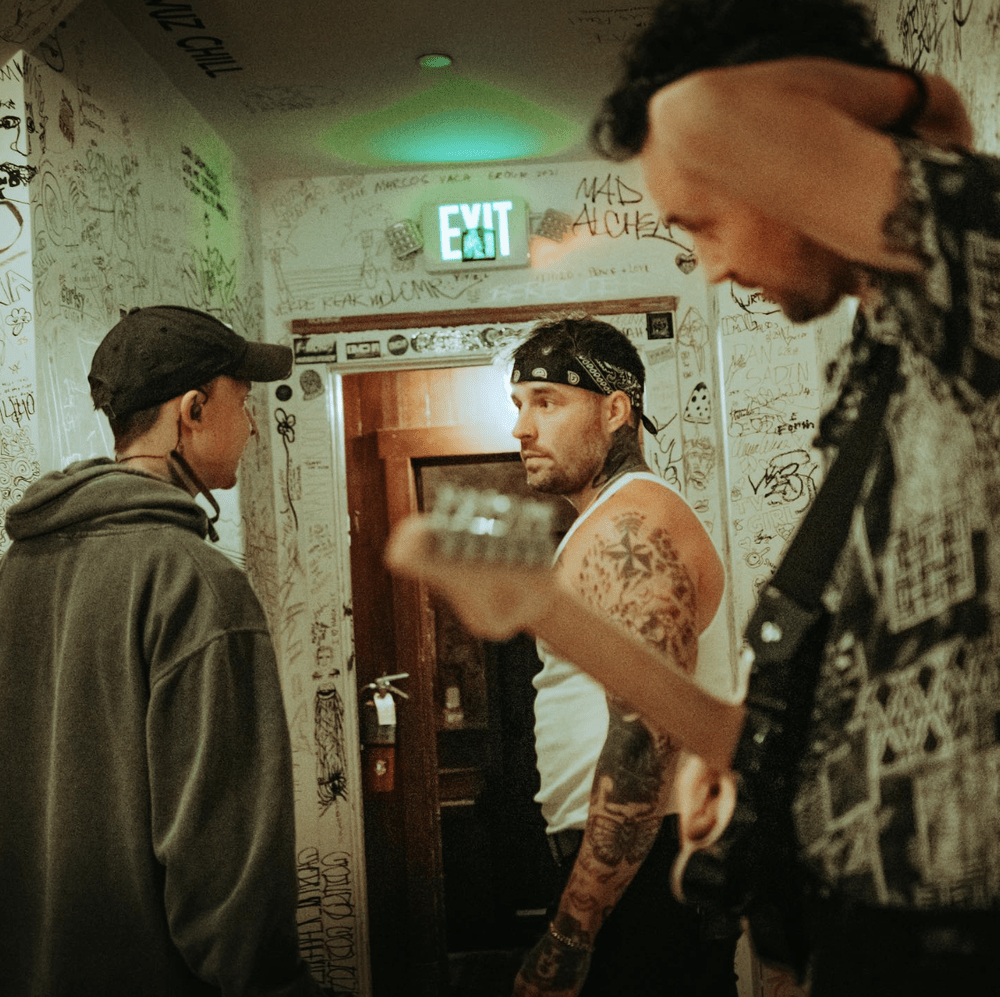Emarosa backstage