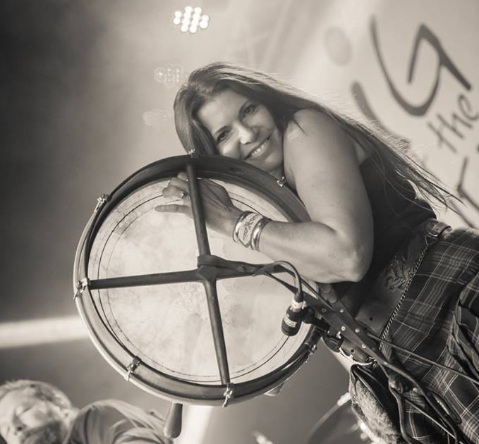 Jeania Stewart performing with The American Rogues - Photo by Ken Clark